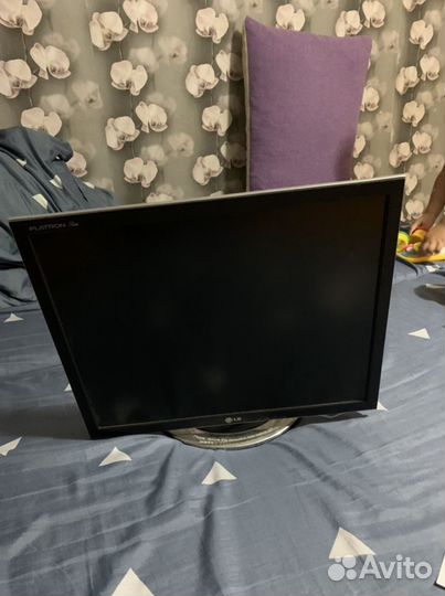 Монитор LG Flatron L1780Q