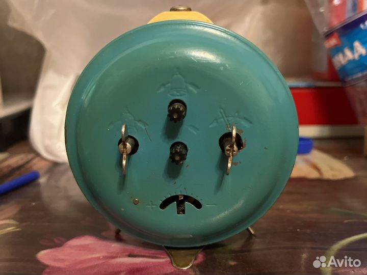 Будильник СССР янтарь 4 камня