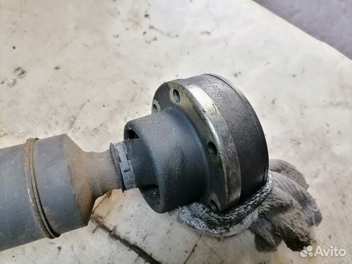 Карданный вал Audi A4 B6 8EC 8E0521101G