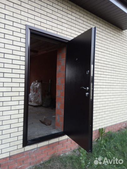 Двери входные металлические с обоих сторон