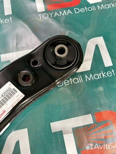 Рычаг подвески передний правый Toyota Rav4