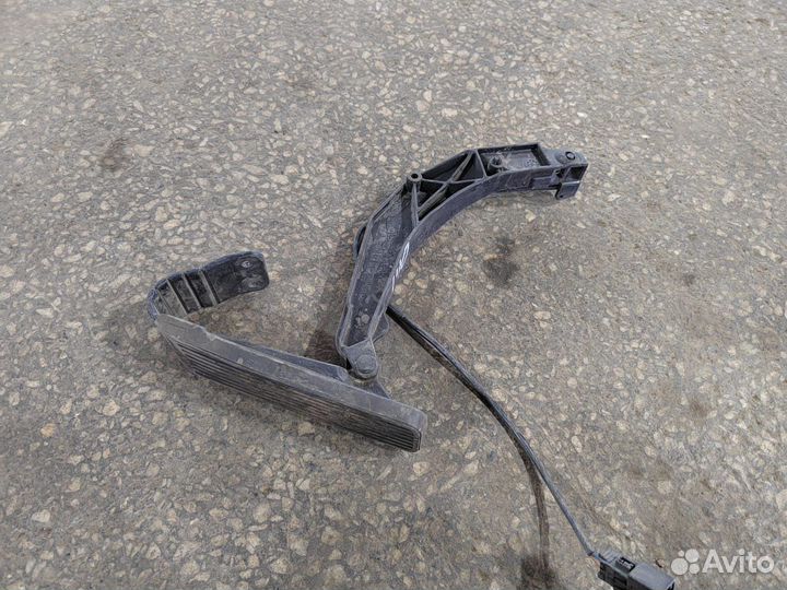 Педаль газа Mercedes W140