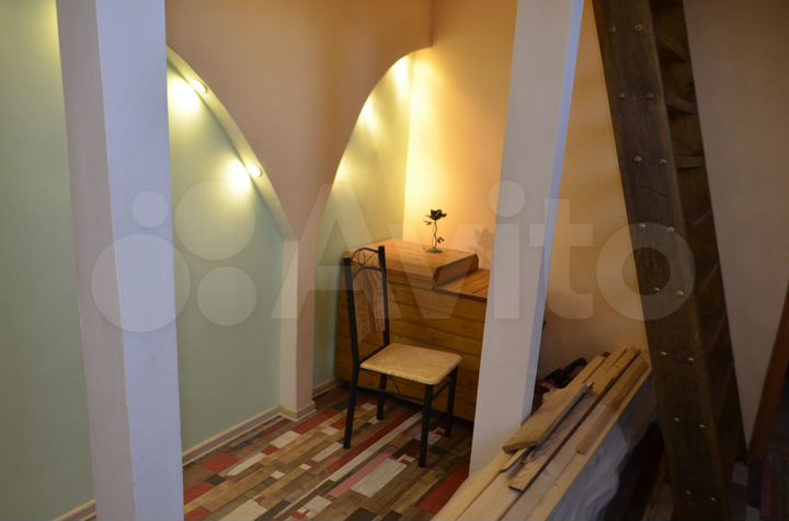 3-к. квартира, 100 м², 2/2 эт.