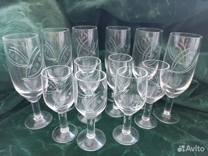 Набор фужеров и рюмок