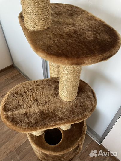 Домик для кошки с когтеточкой из джута