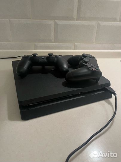 Sony playstation 4 + 2 джойстика