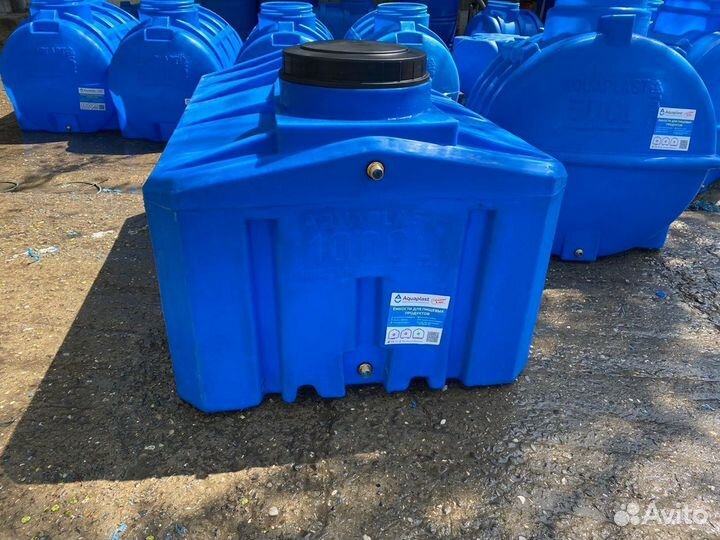 Резервуар пластиковый