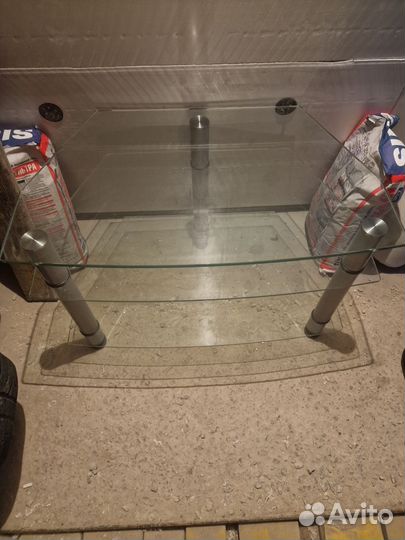 Стеклянная тумба под тв