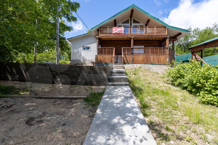 Коттедж 175 м² на участке 8 сот.