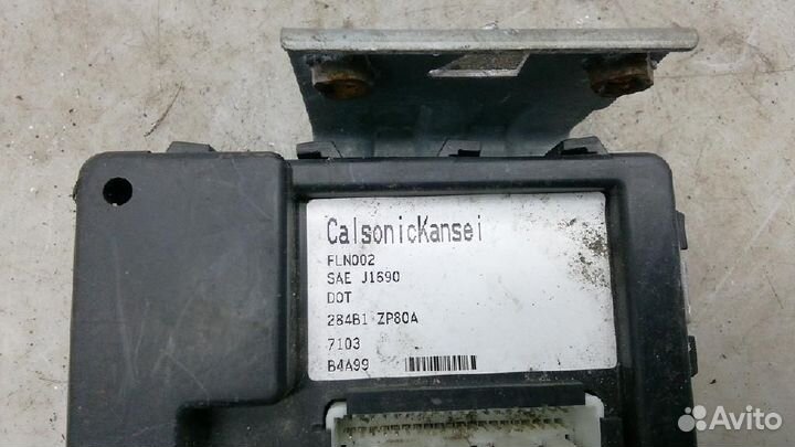 Блок комфорта Nissan Pathfinder