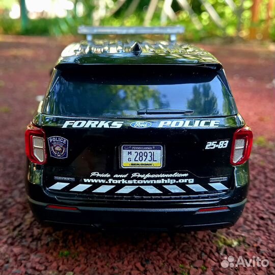 Ford police interceptor utility 1/24