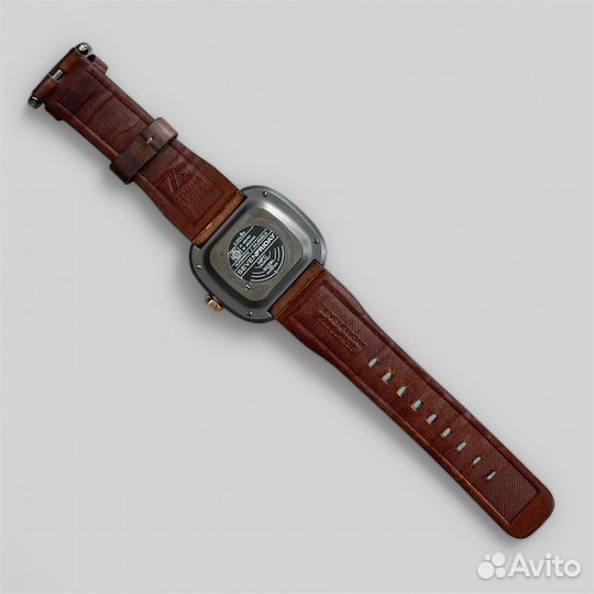 Мужские наручные часы sevenfriday