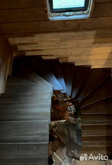 Лестница на металлокаркасе открытого типа