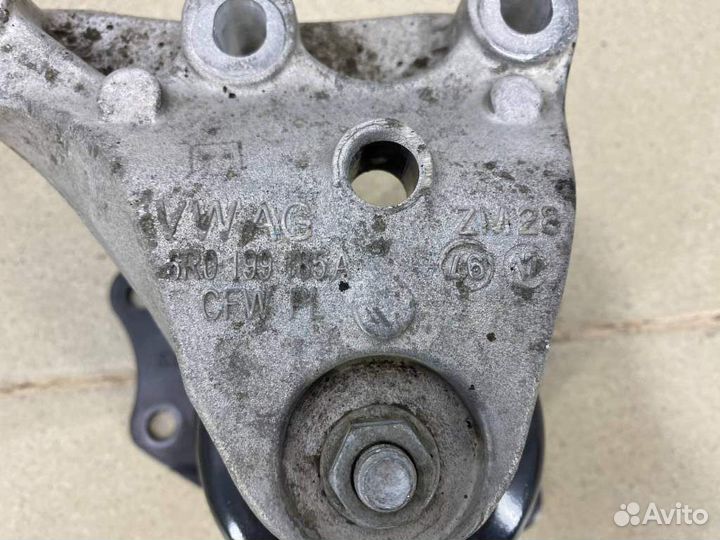 Опора двигателя правая Skoda Rapid 2013-2020