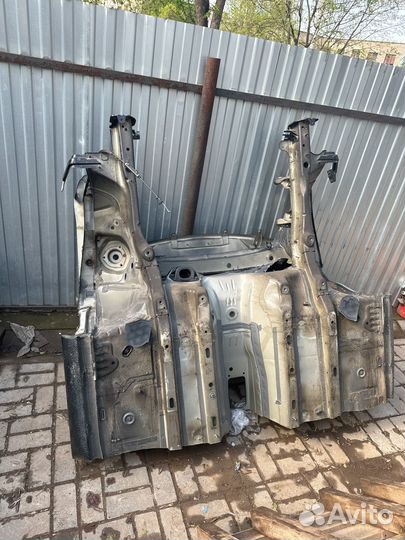 Лонжерон передний