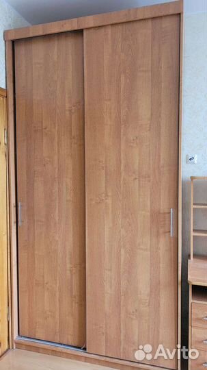 Компьютерный стол и шкаф