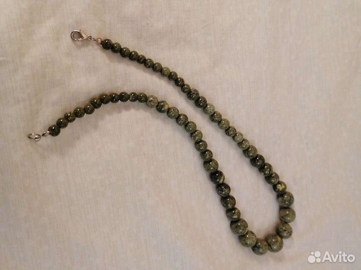 Бусы из натуральных камней