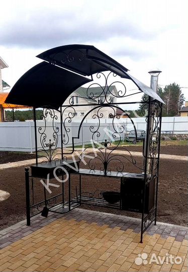 Мангал с крышей