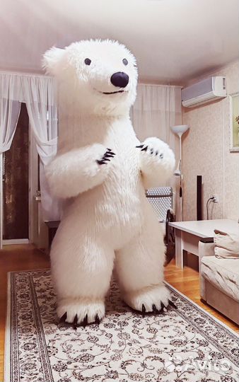 Белый мишка поздравление/вручение подарков