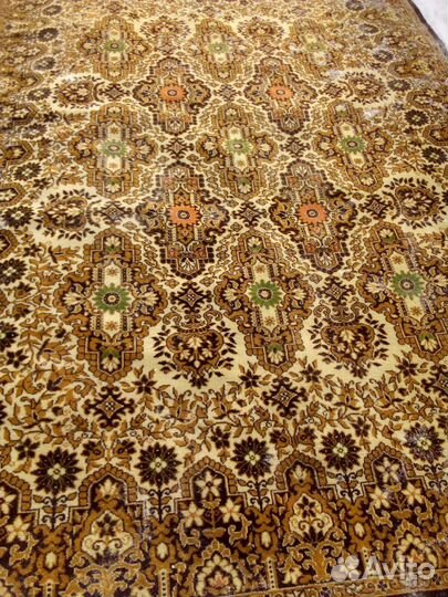 Ковер шерстяной