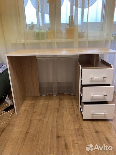 Стол письменный