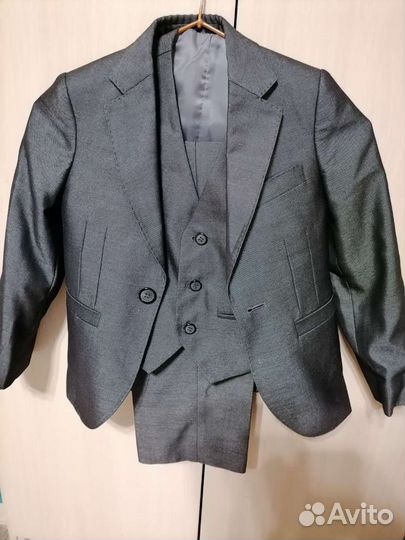 Костюм тройка