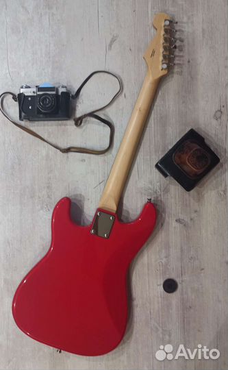 Электрогитара Fender Squier Stratocaster + комбик