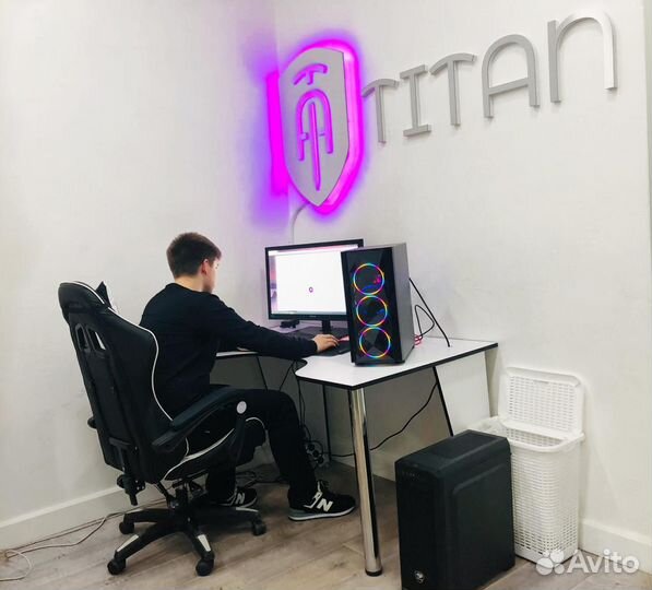 Монитор для компьютера HP 20