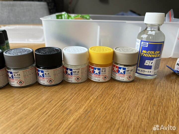 Набор красок и химии для моделизма