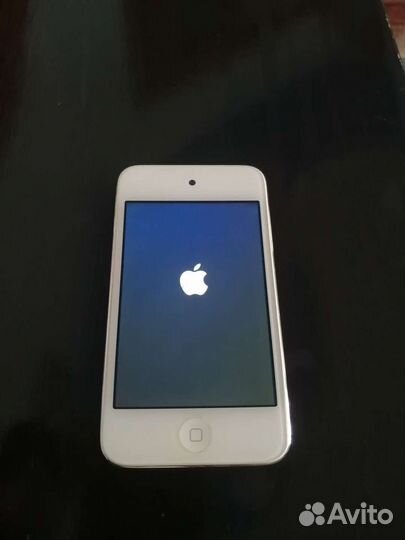 Плеер iPod touch 4