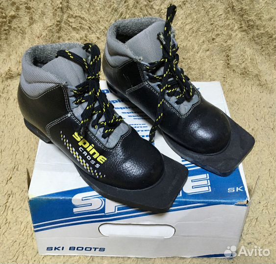 Ботики лыжные 32р. и 37р