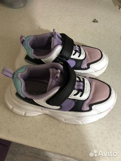 Кроссовки 29