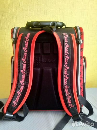 Рюкзак портфель ранец школьника Hummingbird школы