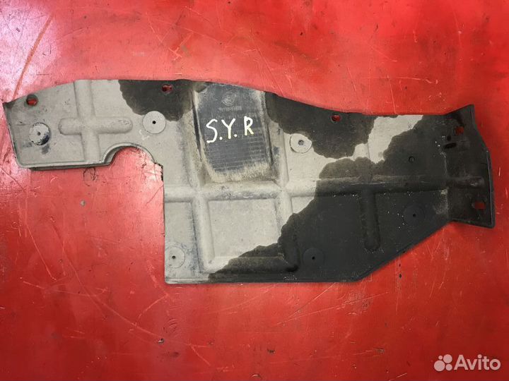 Пыльник двигателя передний правый Ssangyong Actyon