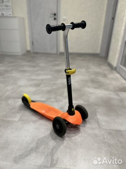 Самокат детский трехколесный oxelo B1