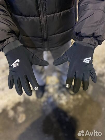 Перчатки Nike