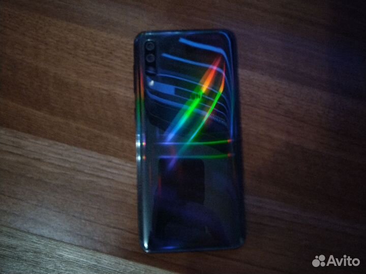 Samsung Galaxy A50, 4/64 ГБ