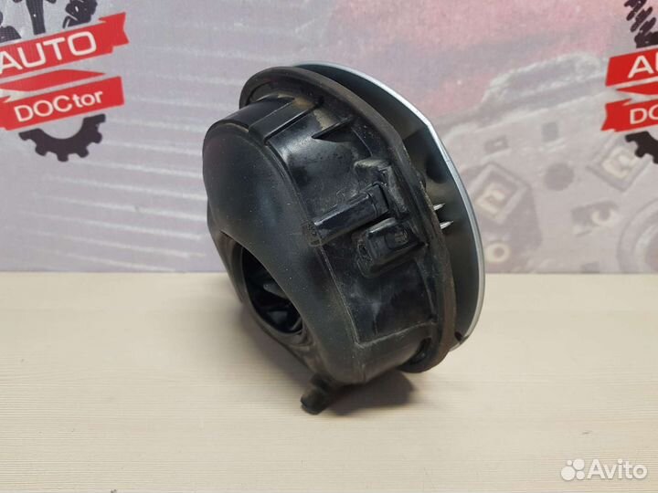 Лючок бензобака Volkswagen Passat B7 CDA sedan