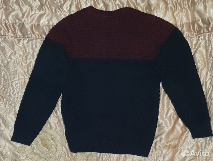Свитер