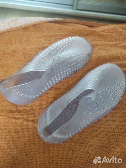 Жилет новый+нарукавники+тапочки