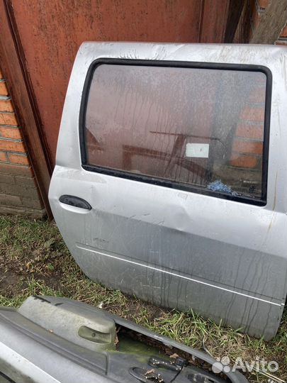 Задняя правая дверь боковая LADA largus