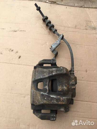 Суппорт тормозной передний левый Audi A4 B8 A5 8T