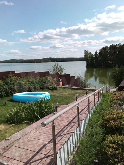 Коттедж 600 м² на участке 30 сот.