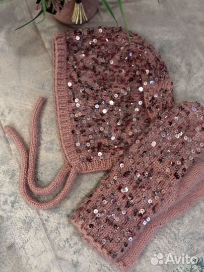 Чепчик с пайетками