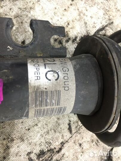 Стойка амортизатора задняя левая Mini Clubman