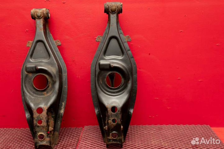 Рычаг подвески задний Mercedes E200 W124 M102 1990