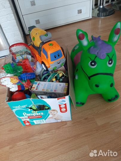 Ослик прыгун и игрушкикоробка