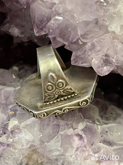 Стариный редкий серебряный перстень с нефритом