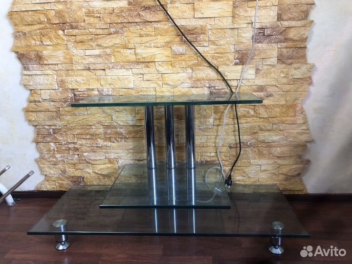 Стеклянная тумба под тв