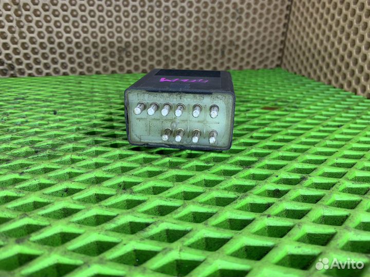 Реле топливного насоса Mercedes w124